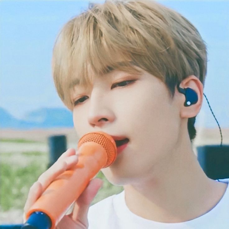 Recent activity shot of Wonwoo (SEVENTEEN)