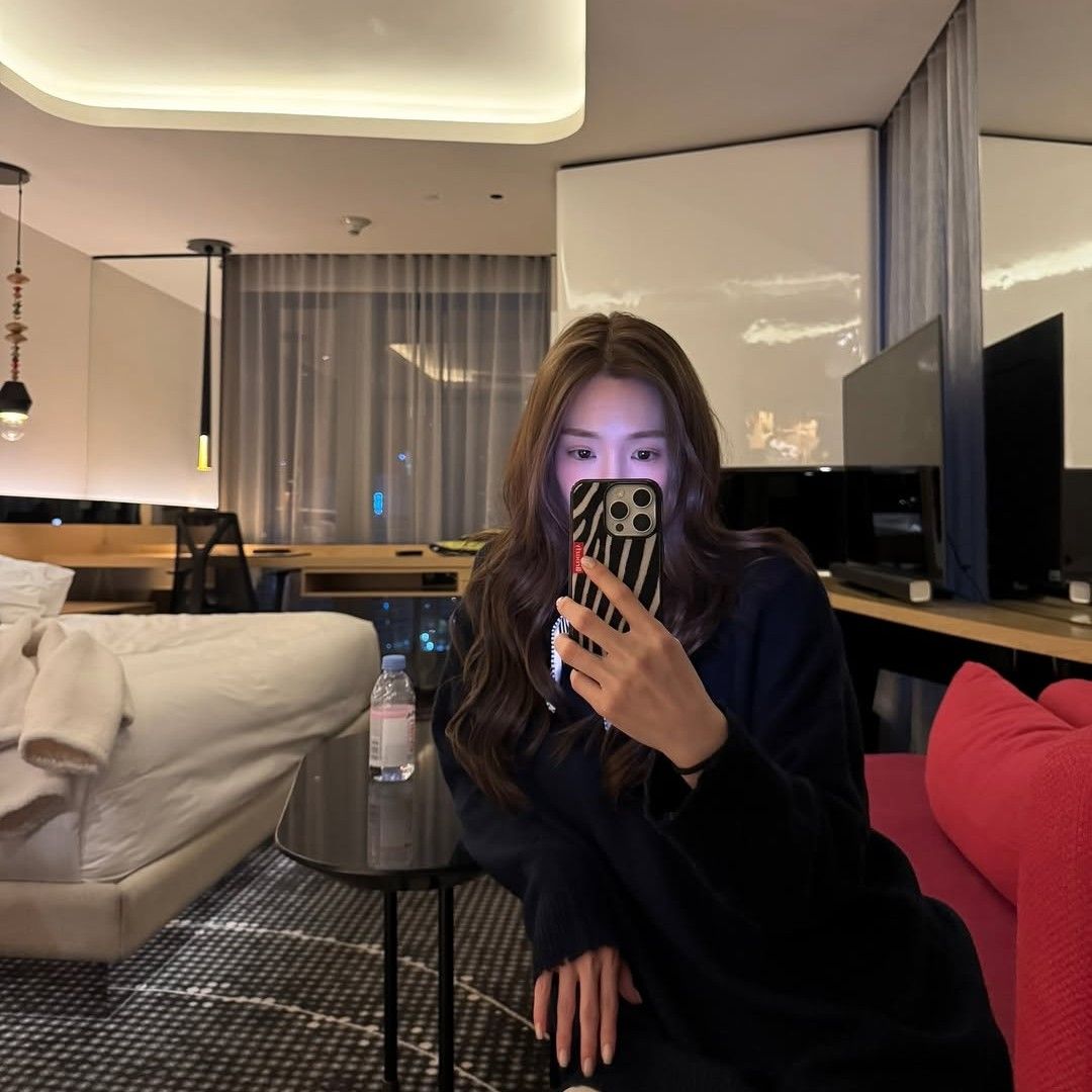 Behind-the-scenes cut of Tiffany Young (Girls' Generation)