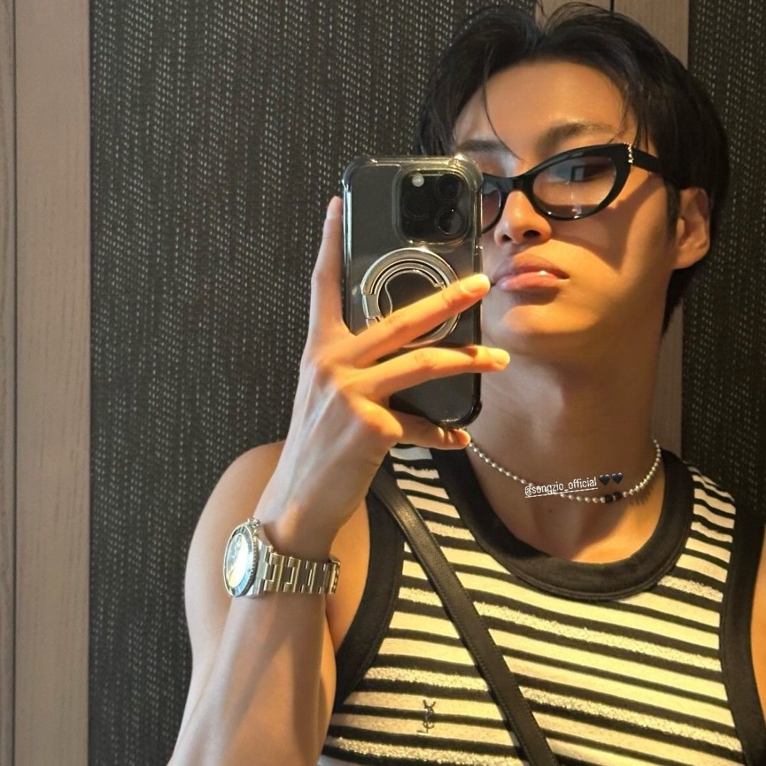 Behind-the-scenes cut of Seonghwa (ATEEZ)