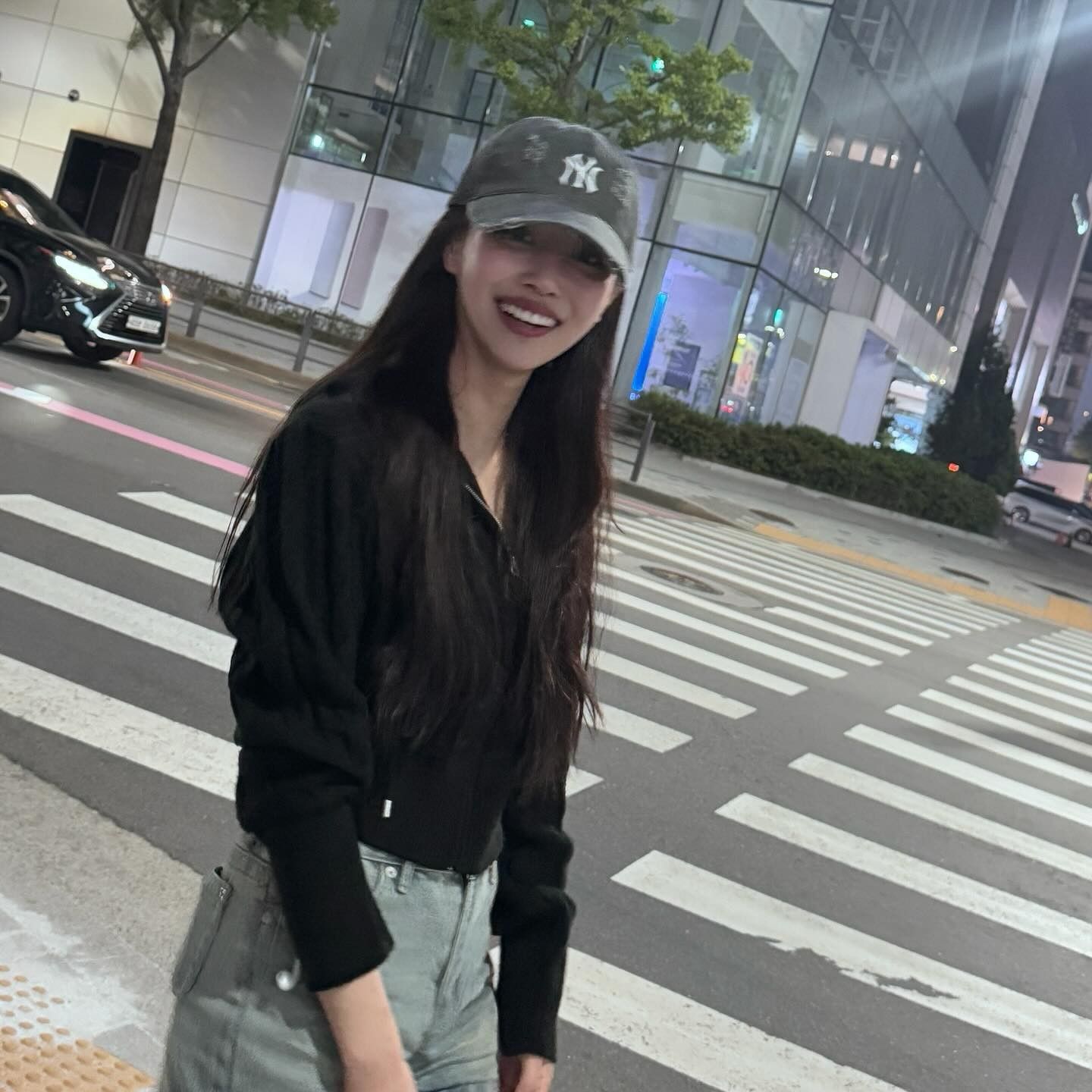 A moment captured by Lee Miju (Lovelyz)'s fan