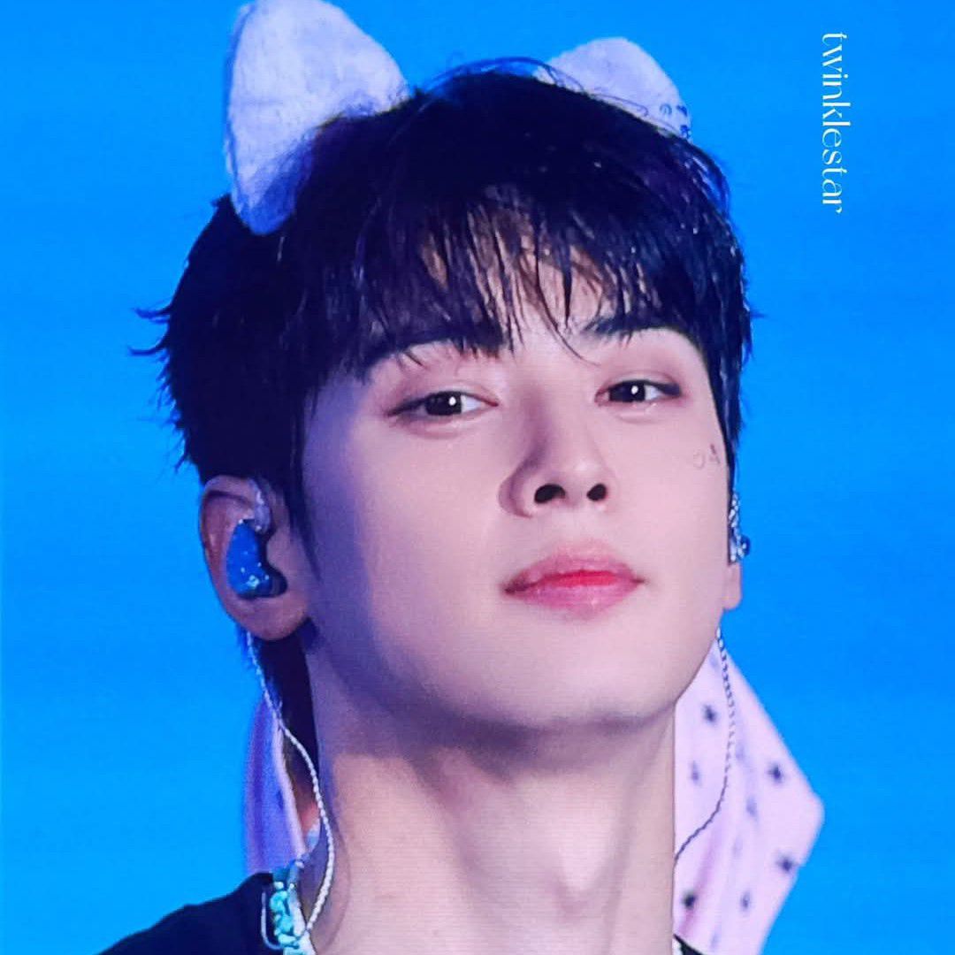 A moment captured by Eunwoo (ASTRO)'s fan
