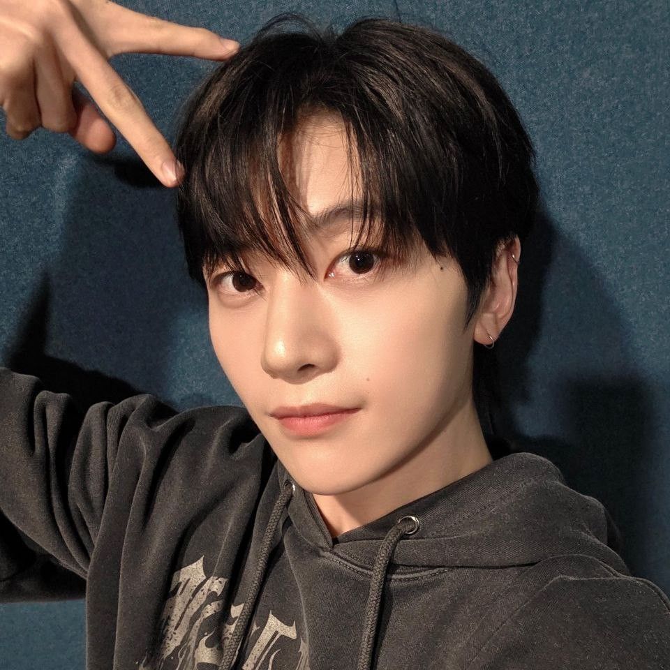 Behind-the-scenes cut of Seok Matthew (ZEROBASEONE)