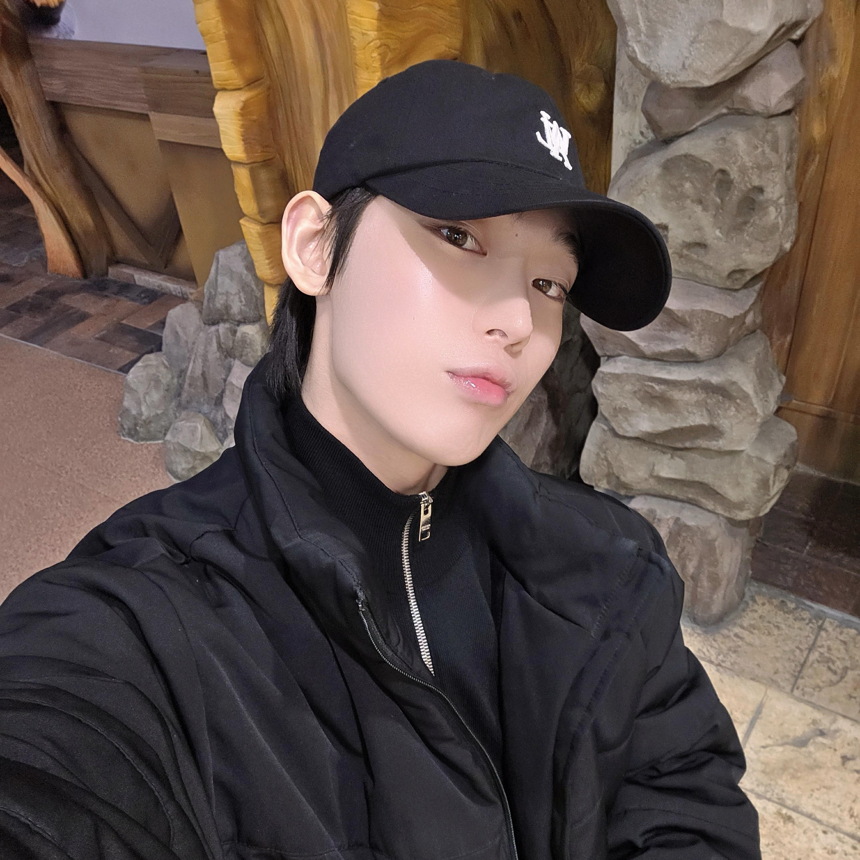 선우 (ENHYPEN) 최근 활동샷