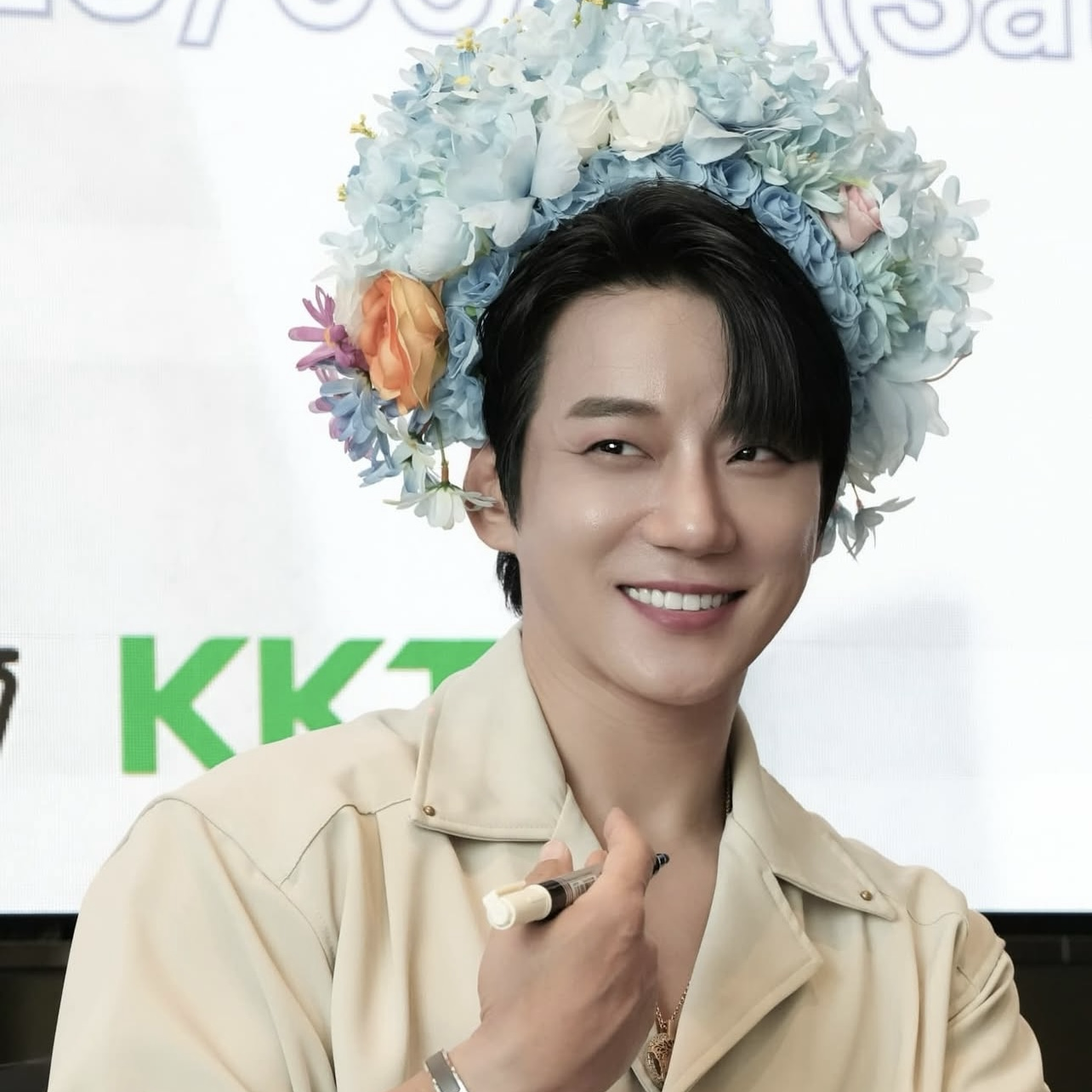 Latest photo of Hwang Chiyeol