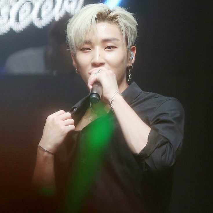 Behind-the-scenes cut of Jongup (B.A.P)