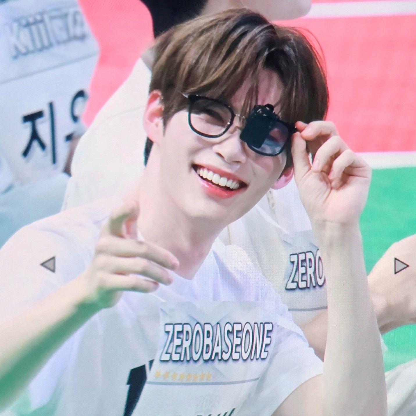 성한빈 (제로베이스원)의 최신 사진
