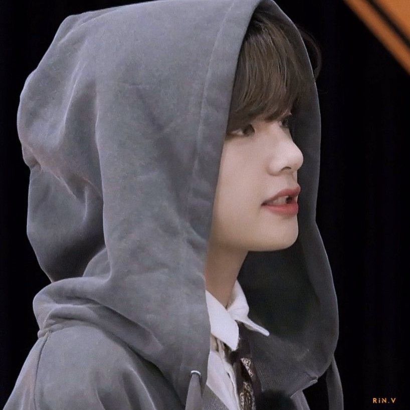 Latest photo of V (BTS)