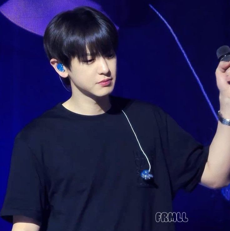 Recent activity shot of Chanyeol (EXO)