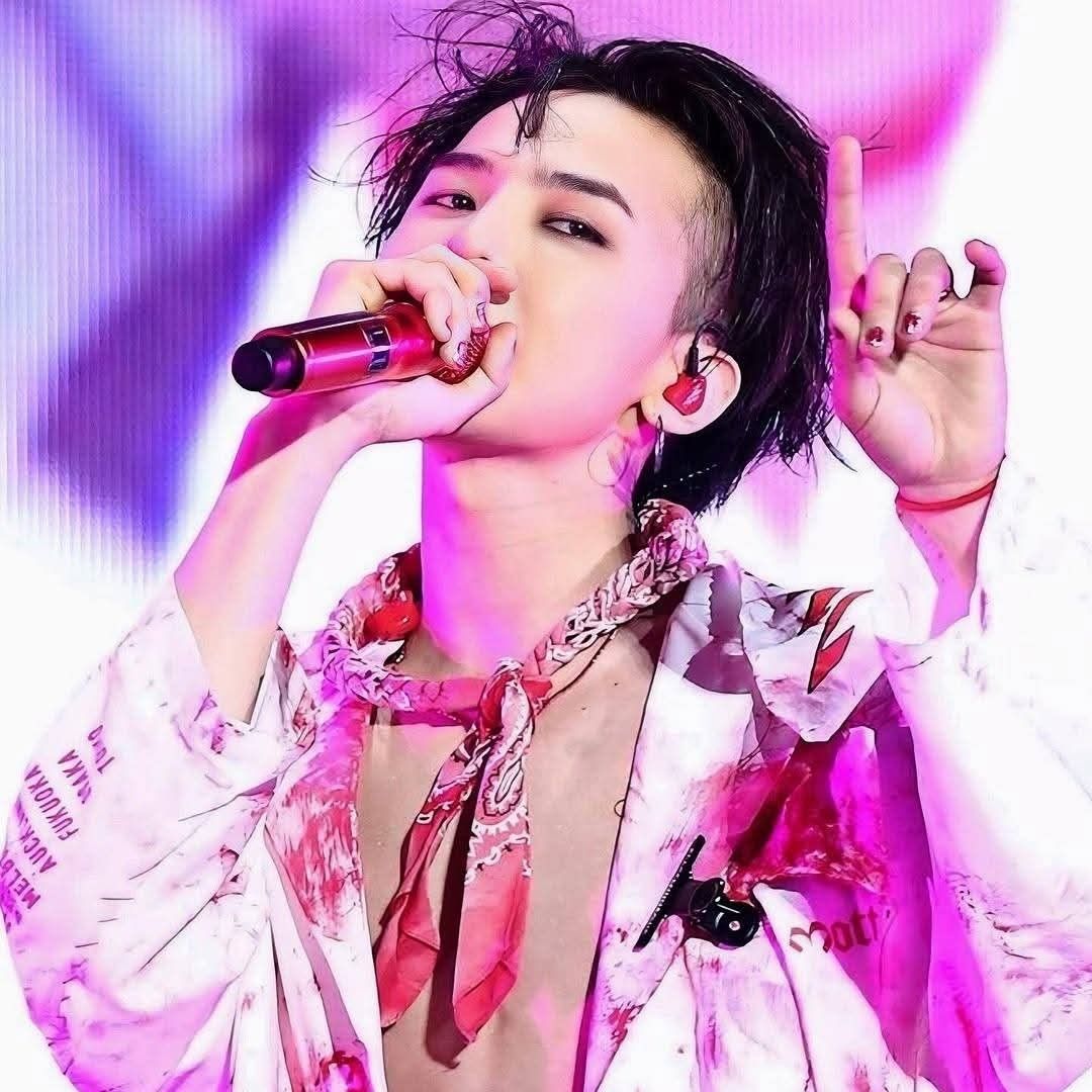 Recent activity shot of G-DRAGON (BIGBANG)