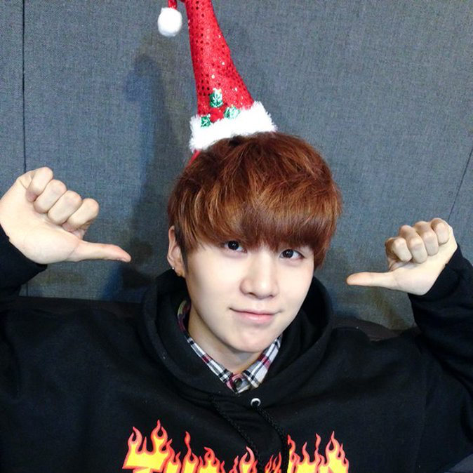 Foto aktivitas terbaru SUGA (BTS)