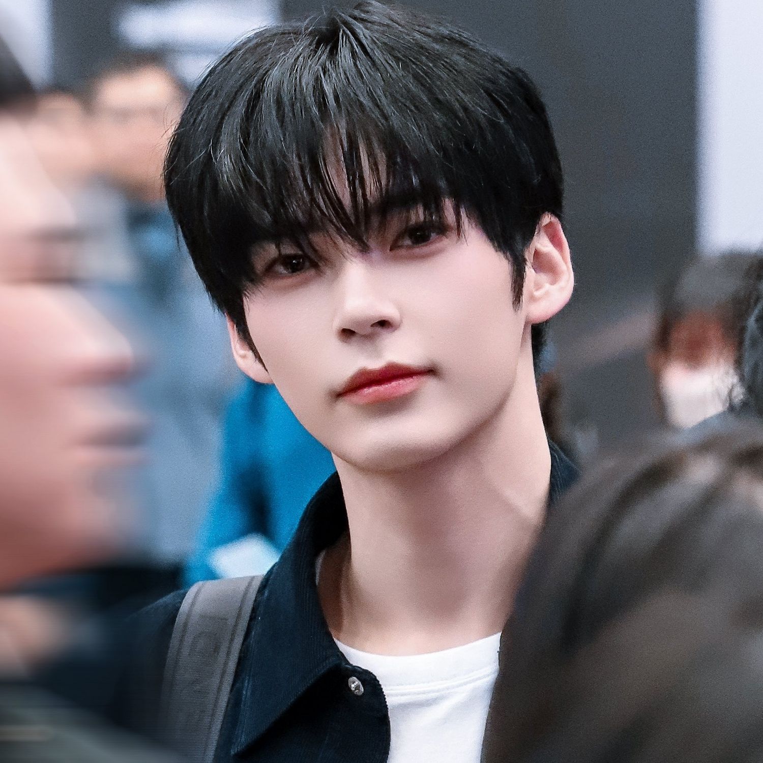 Potret di balik layar Sung Hanbin (ZEROBASEONE)