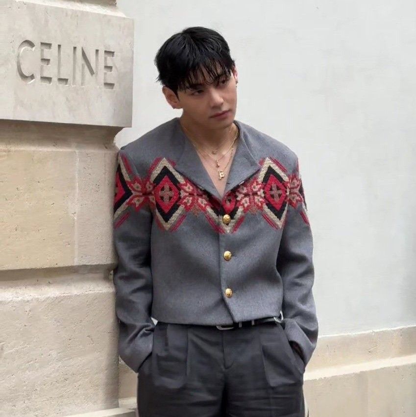 Recent activity shot of V (BTS)