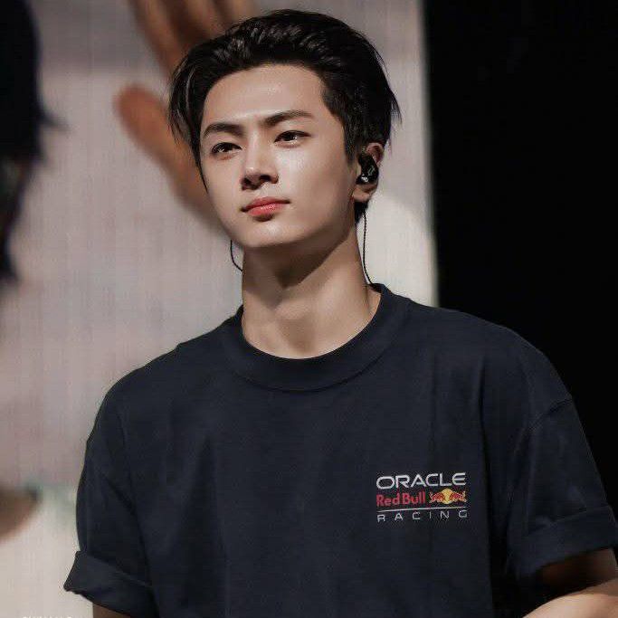 제이 (ENHYPEN)의 비하인드 컷
