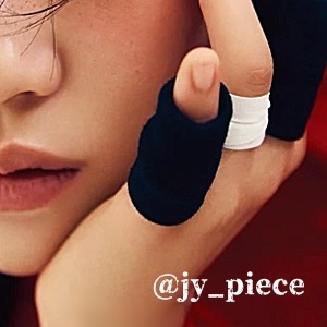 Behind-the-scenes cut of Jeongyeon (TWICE)