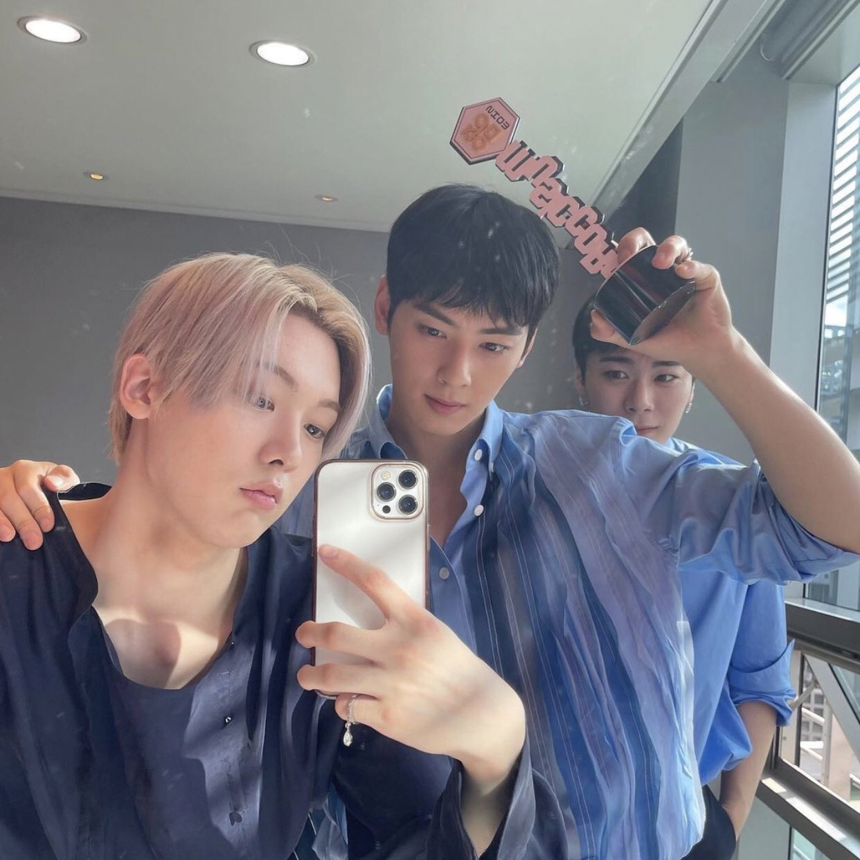 아스트로 최근 활동샷