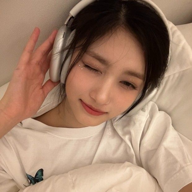 Latest photo of Leeseo (IVE)