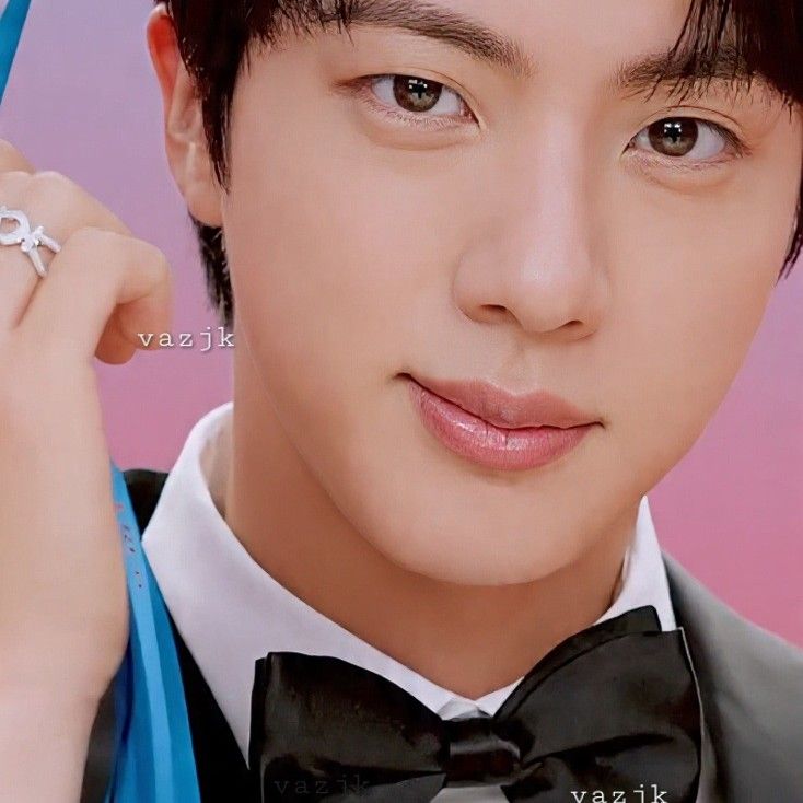 Foto aktivitas terbaru Jin (BTS)