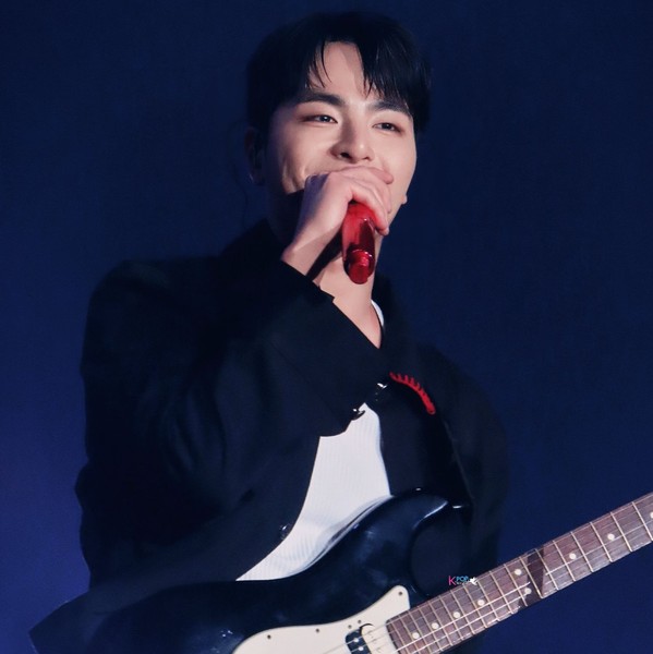 Popular profile picture of JU-NE (iKON) loved by fans