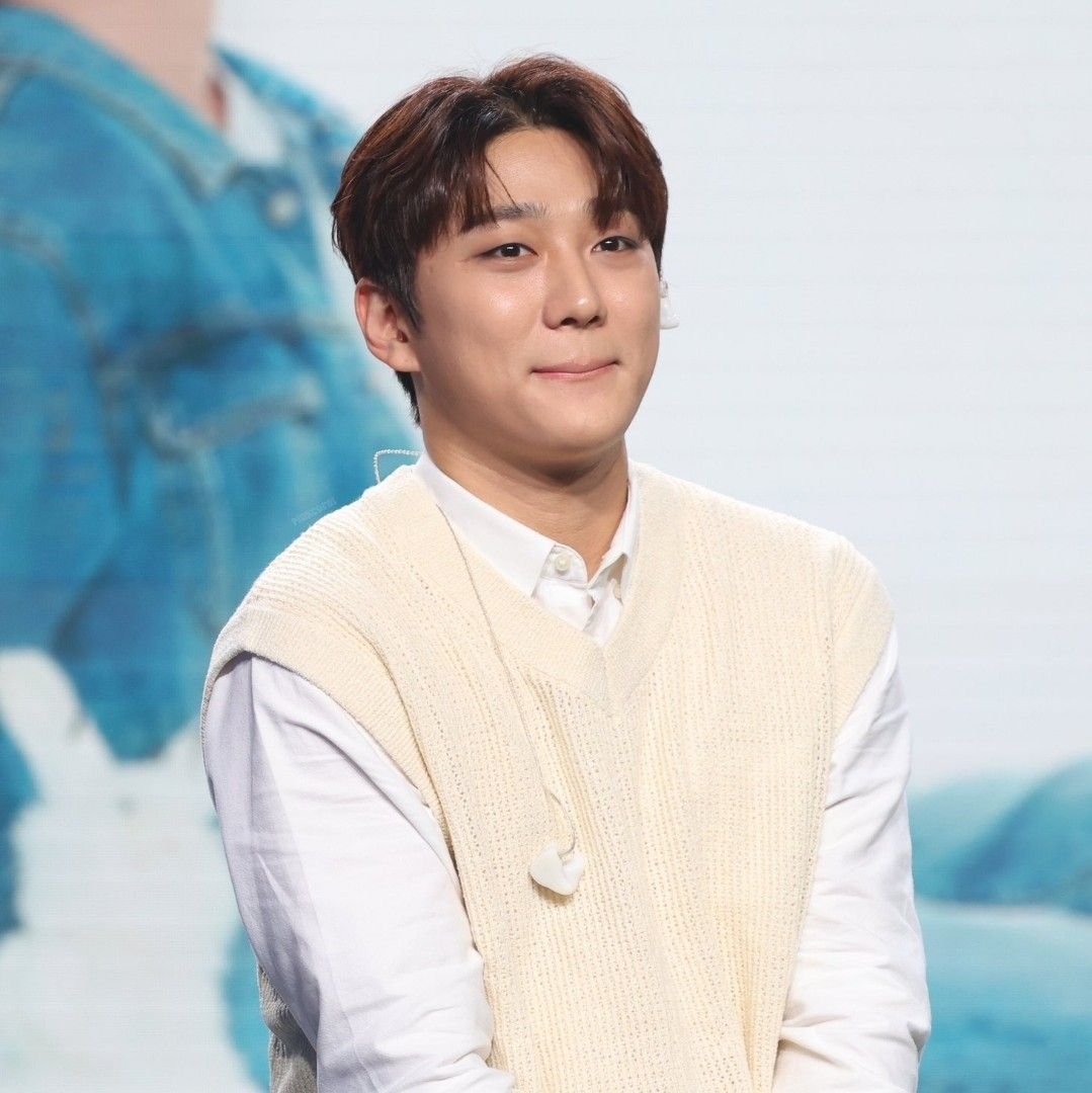 Latest photo of Hong Joochan (GoldenChild)