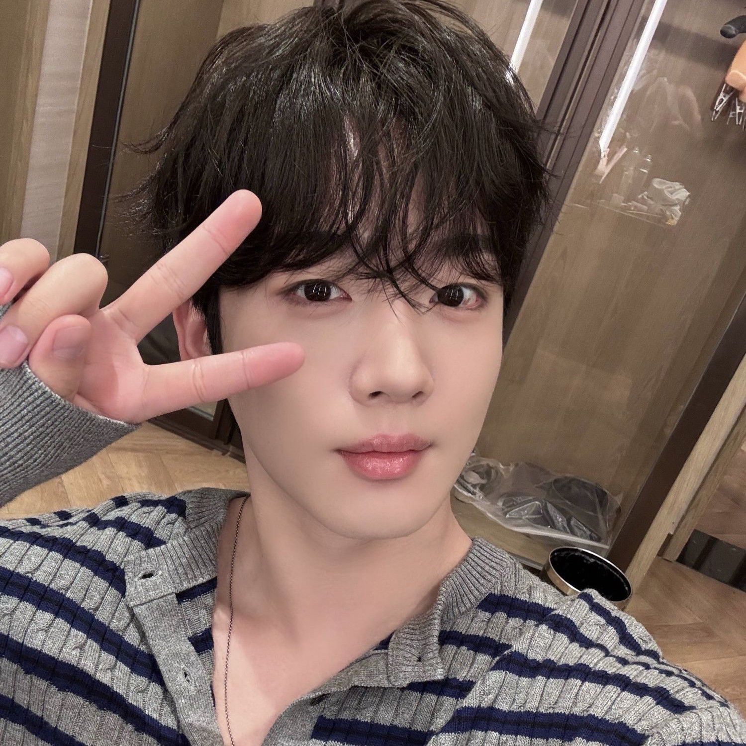 Behind-the-scenes cut of Kim Yohan (WEi)