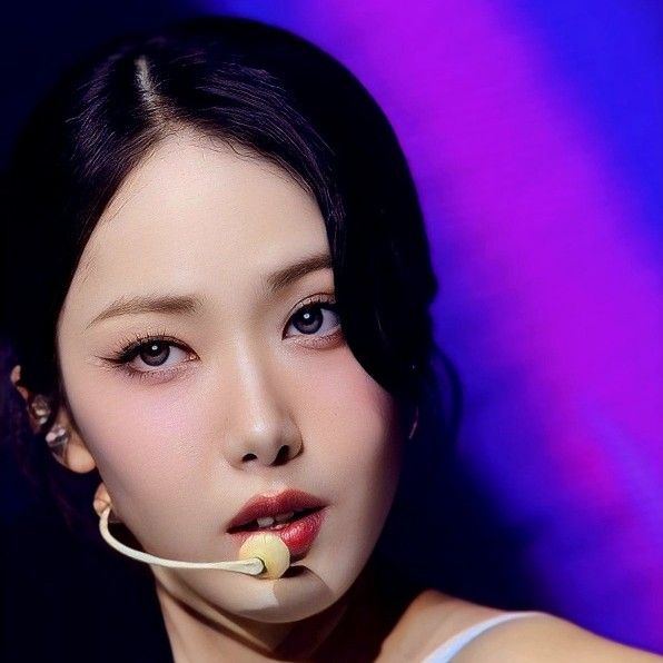 Behind-the-scenes cut of VIVIZ