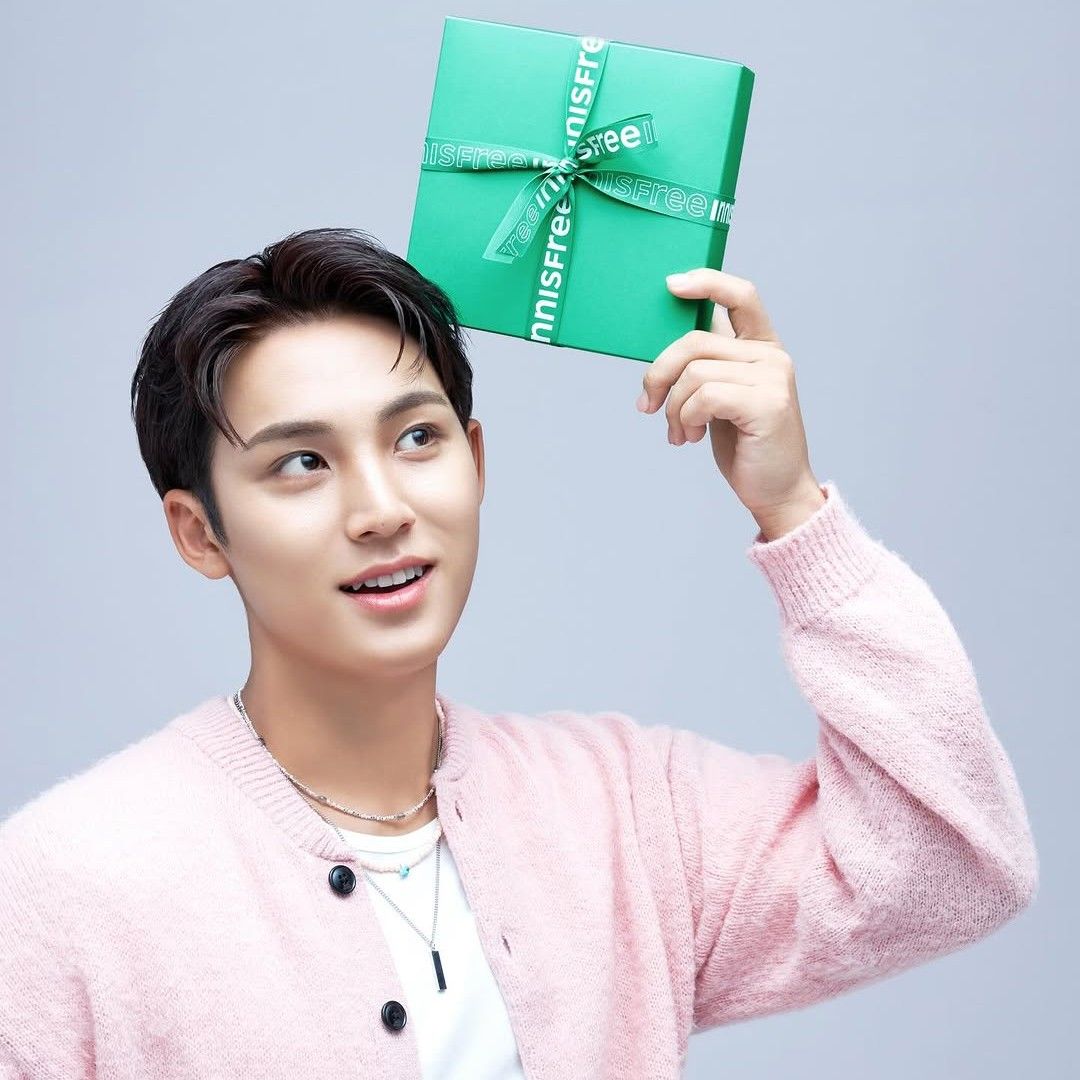 Latest photo of Mingyu (SEVENTEEN)