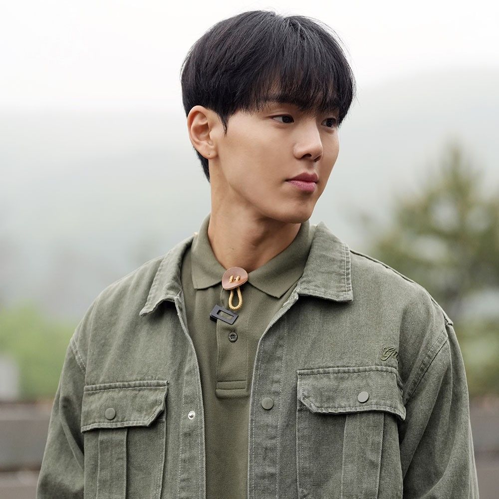 Recent activity shot of Shownu (MONSTA X)