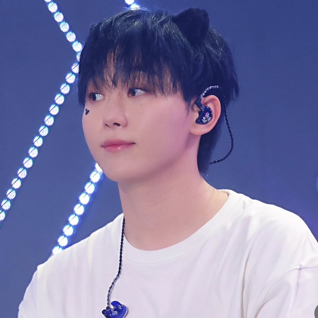 A moment captured by Seungkwan (SEVENTEEN)'s fan