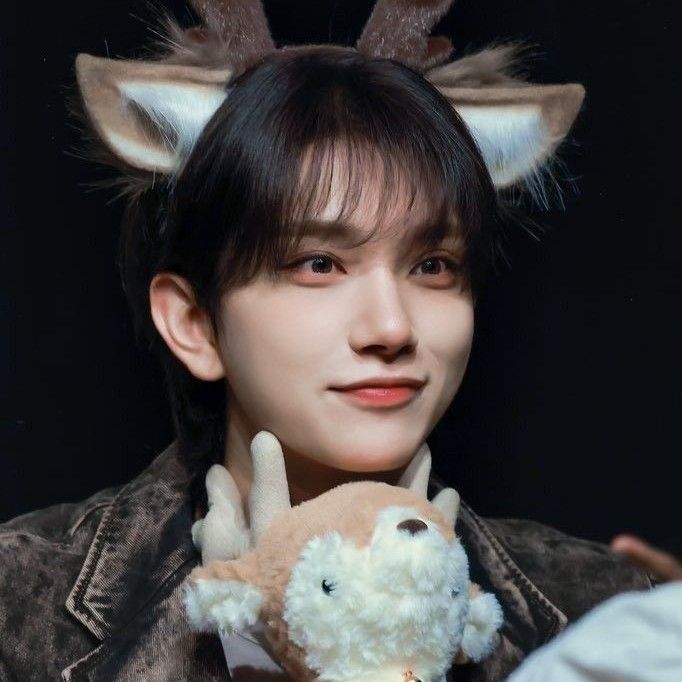 Behind-the-scenes cut of Joshua (SEVENTEEN)