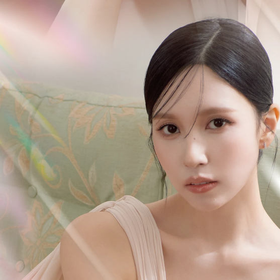 Behind-the-scenes cut of Mina (TWICE)