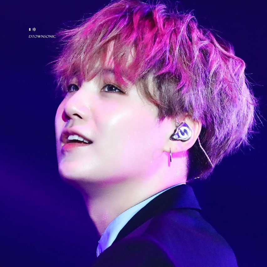 SUGA (防弹少年团)粉丝拍下的瞬间