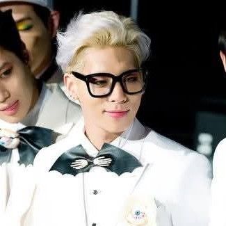 A moment captured by Jonghyun (SHINee)'s fan