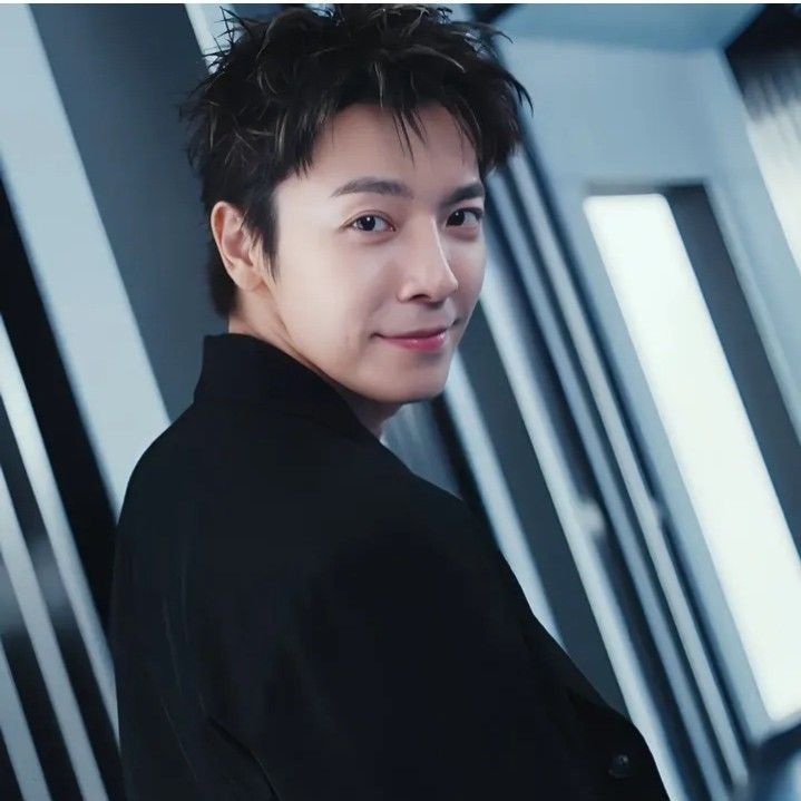 Recent activity shot of Donghae (Super Junior)