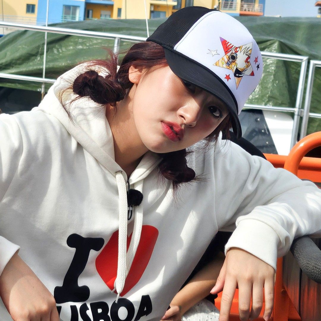 Recent activity shot of An Yujin (IVE)
