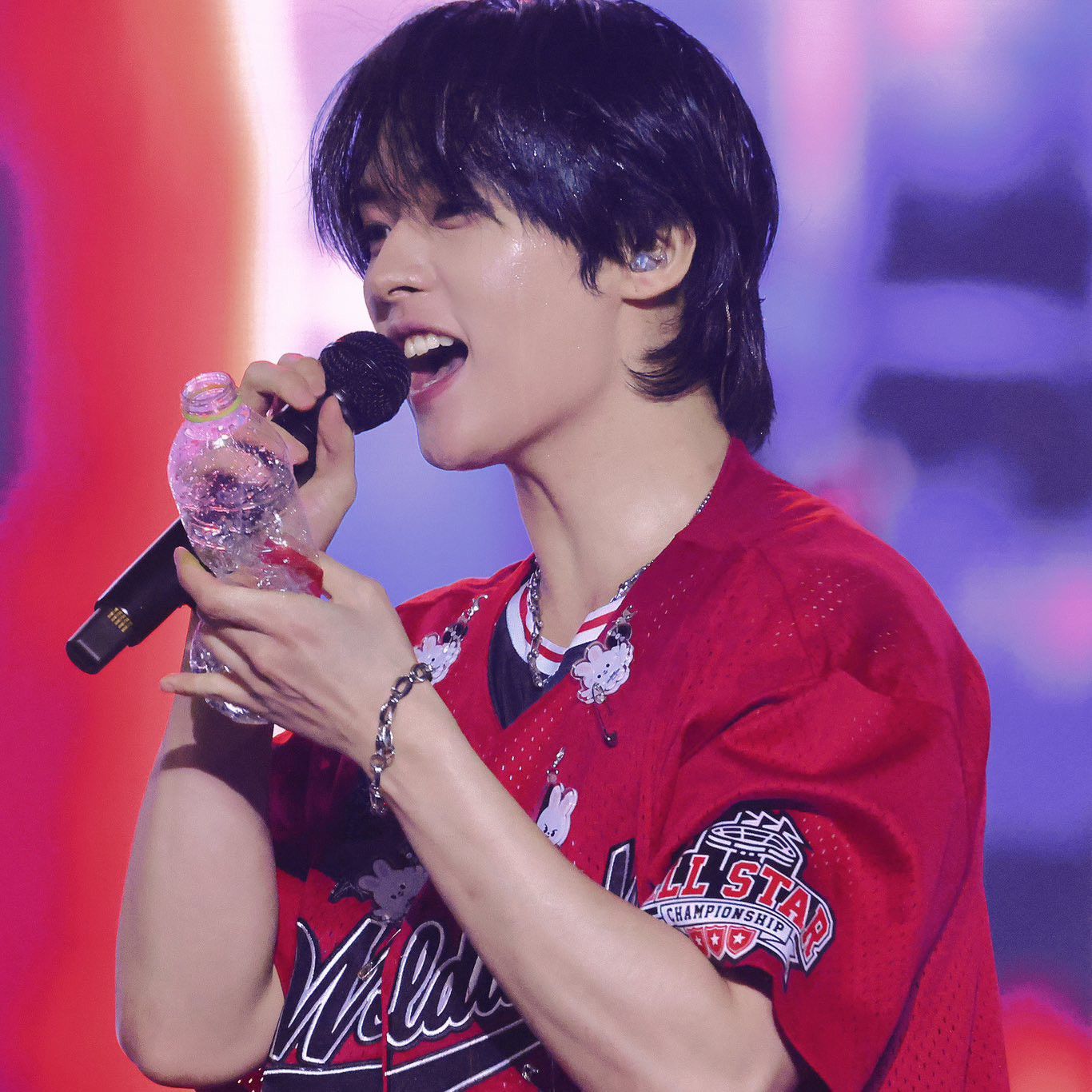 Latest photo of Lee Know (Stray Kids)