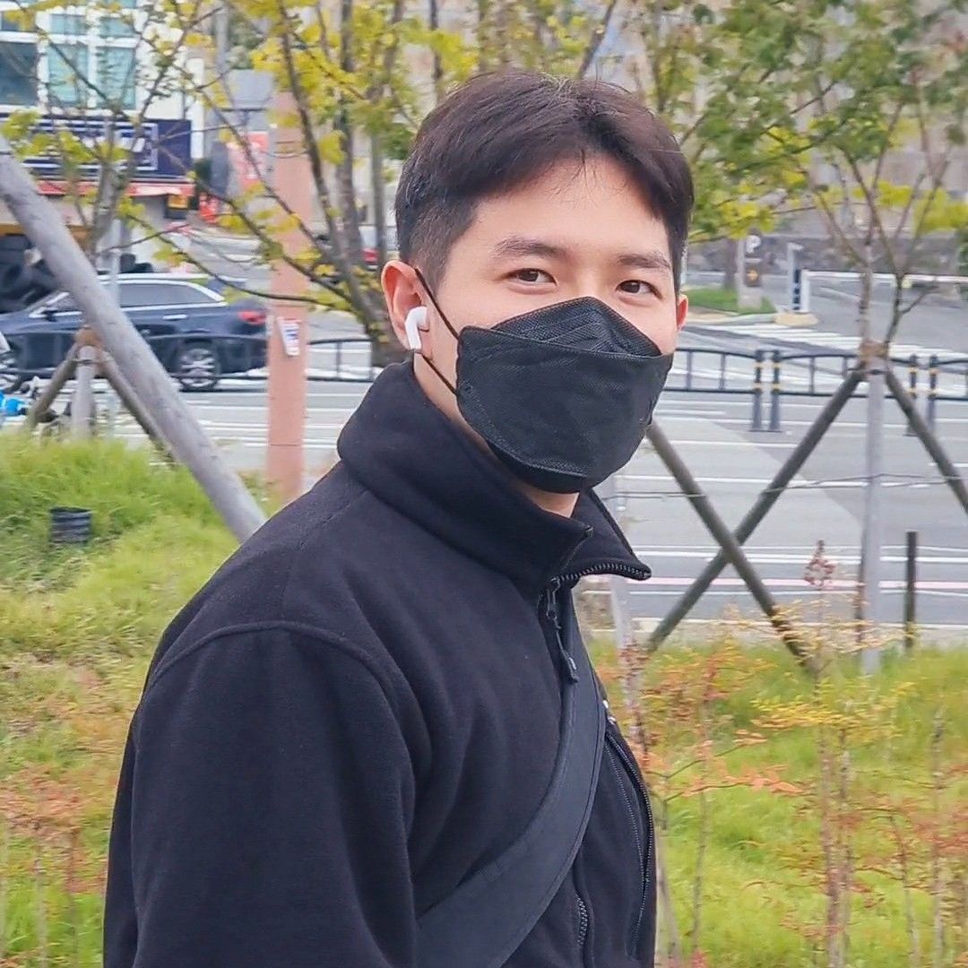 Behind-the-scenes cut of Kim Jaehwan