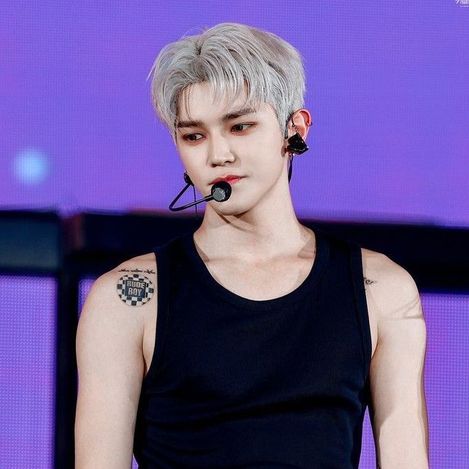 A moment captured by Taeyong (NCT 127)'s fan