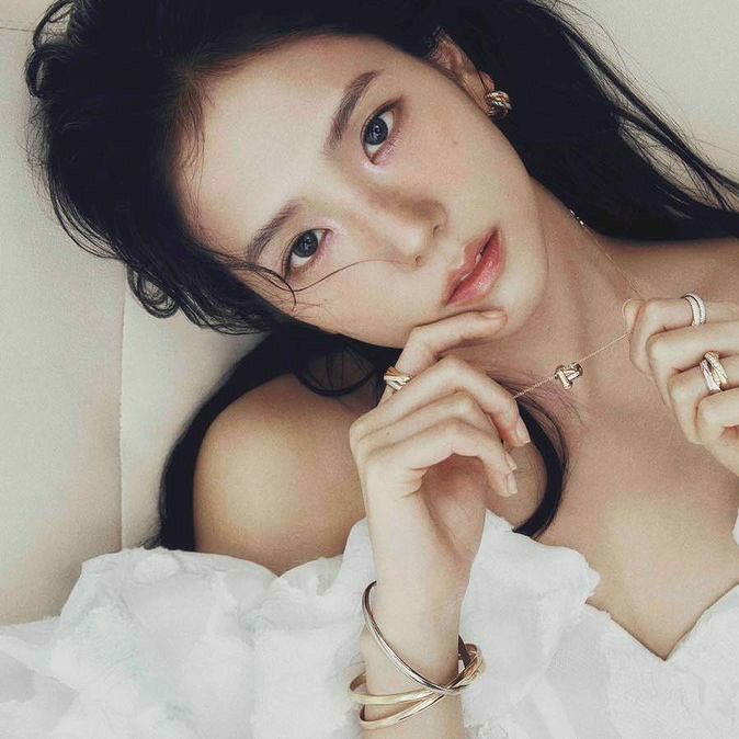 Recent activity shot of Jisoo (BLACKPINK)