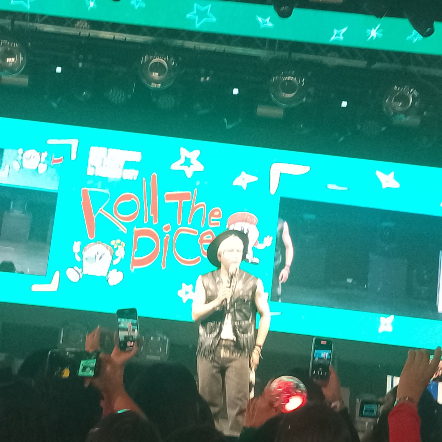 Latest photo of Jinjin (ASTRO)