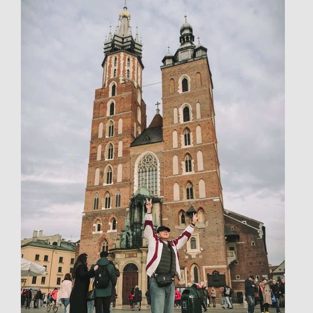 Behind-the-scenes cut of Shindong (Super Junior)