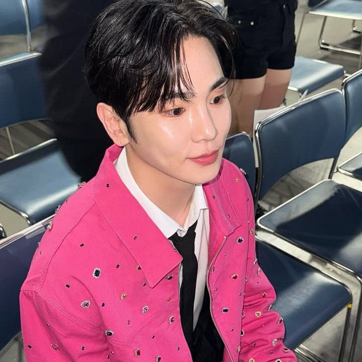 Behind-the-scenes cut of Key (SHINee)