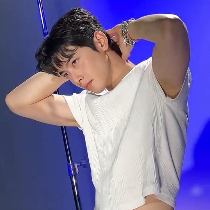 Latest photo of Eunwoo (ASTRO)