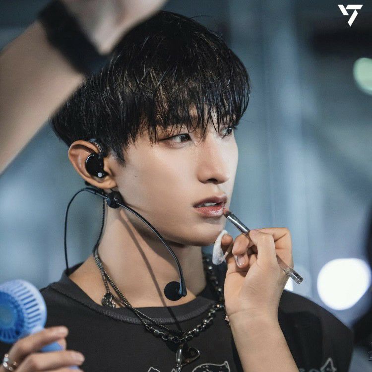 Behind-the-scenes cut of DK (SEVENTEEN)