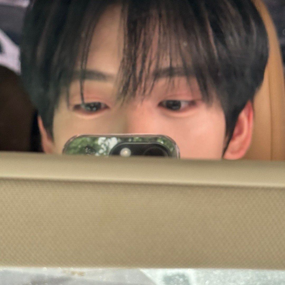 Foto aktivitas terbaru Han Yujin (ZEROBASEONE)