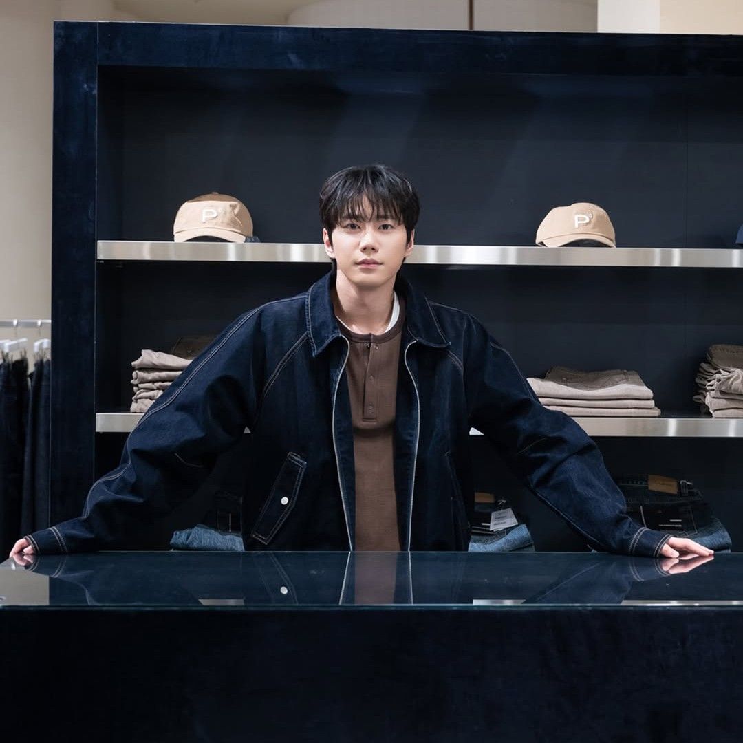 Recent activity shot of Lee Junyoung