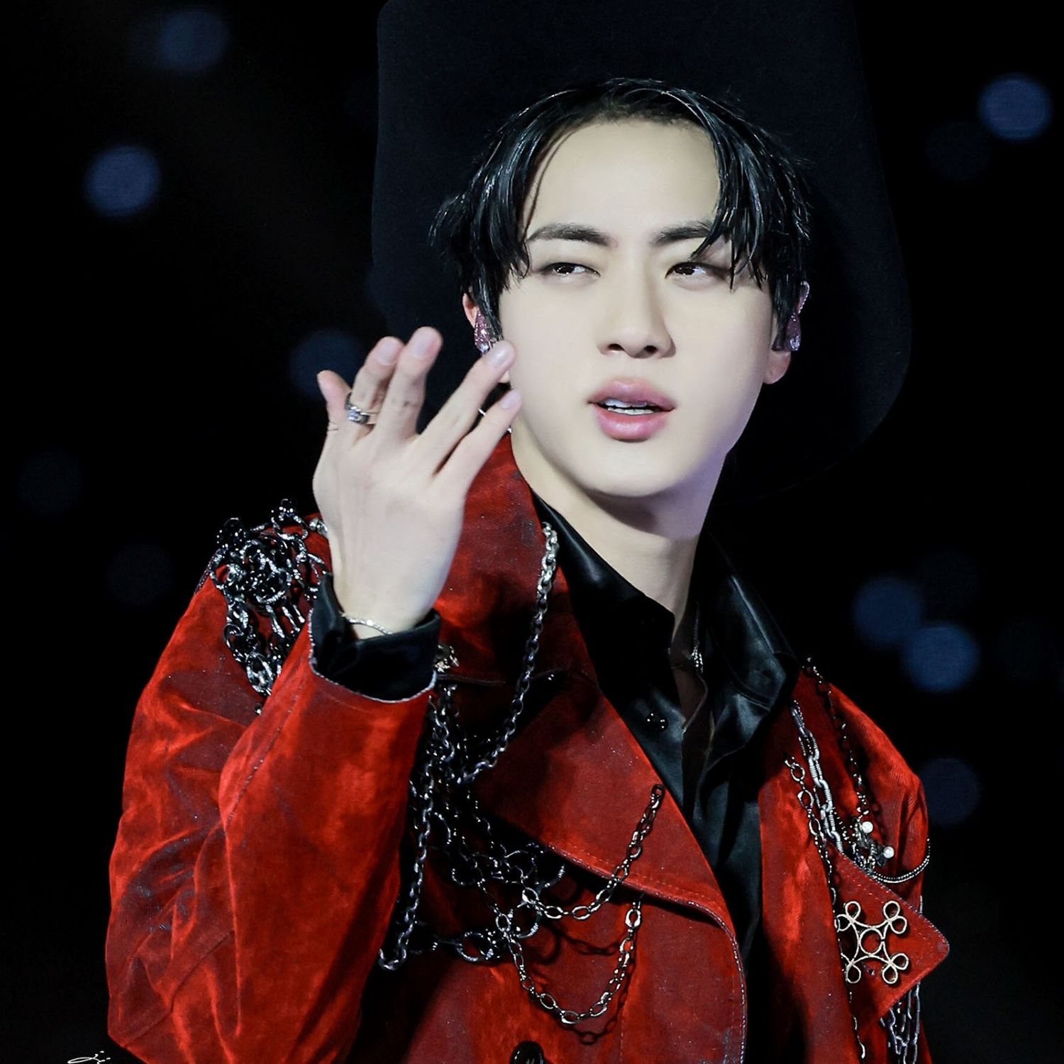 Foto aktivitas terbaru Jin (BTS)