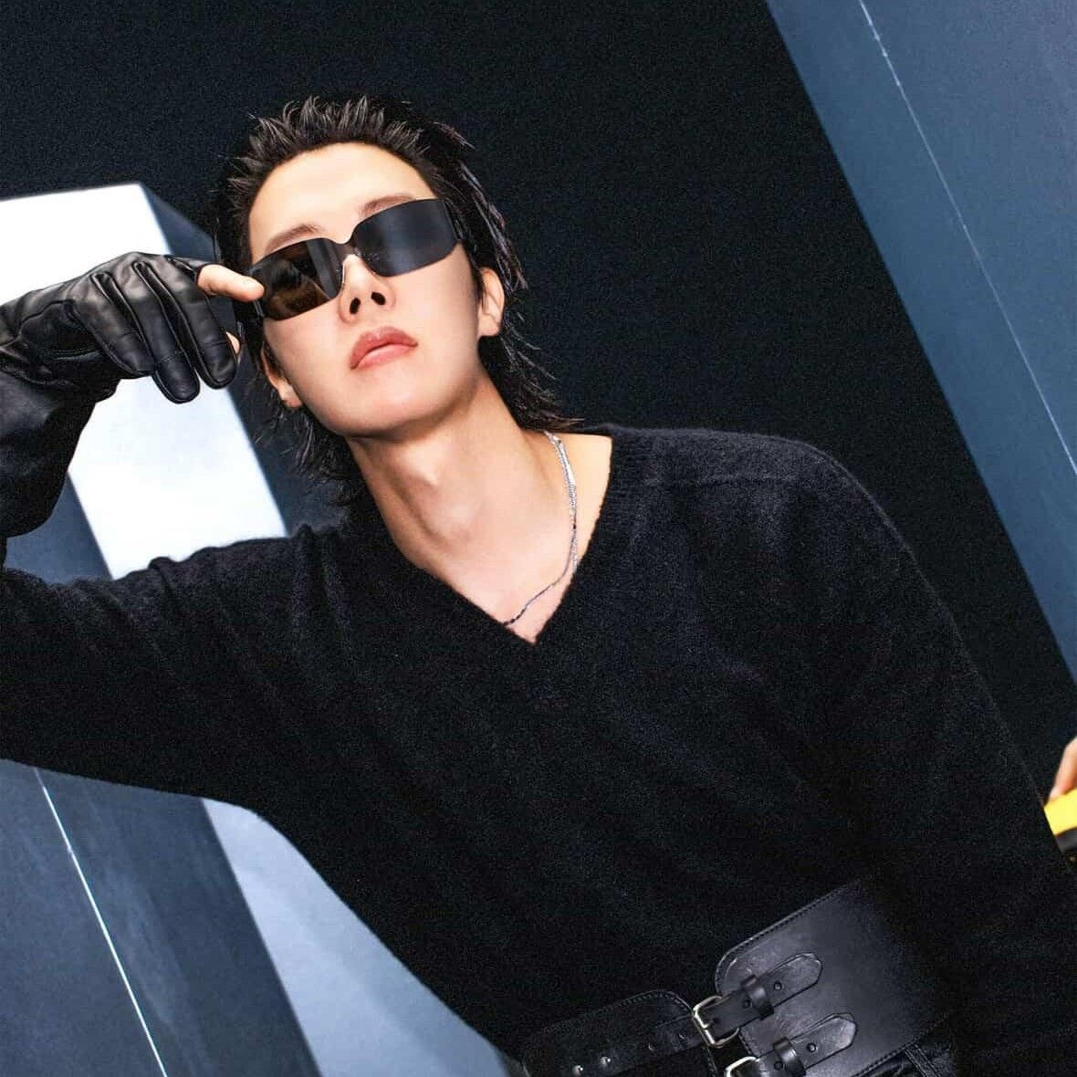 Behind-the-scenes cut of BTS
