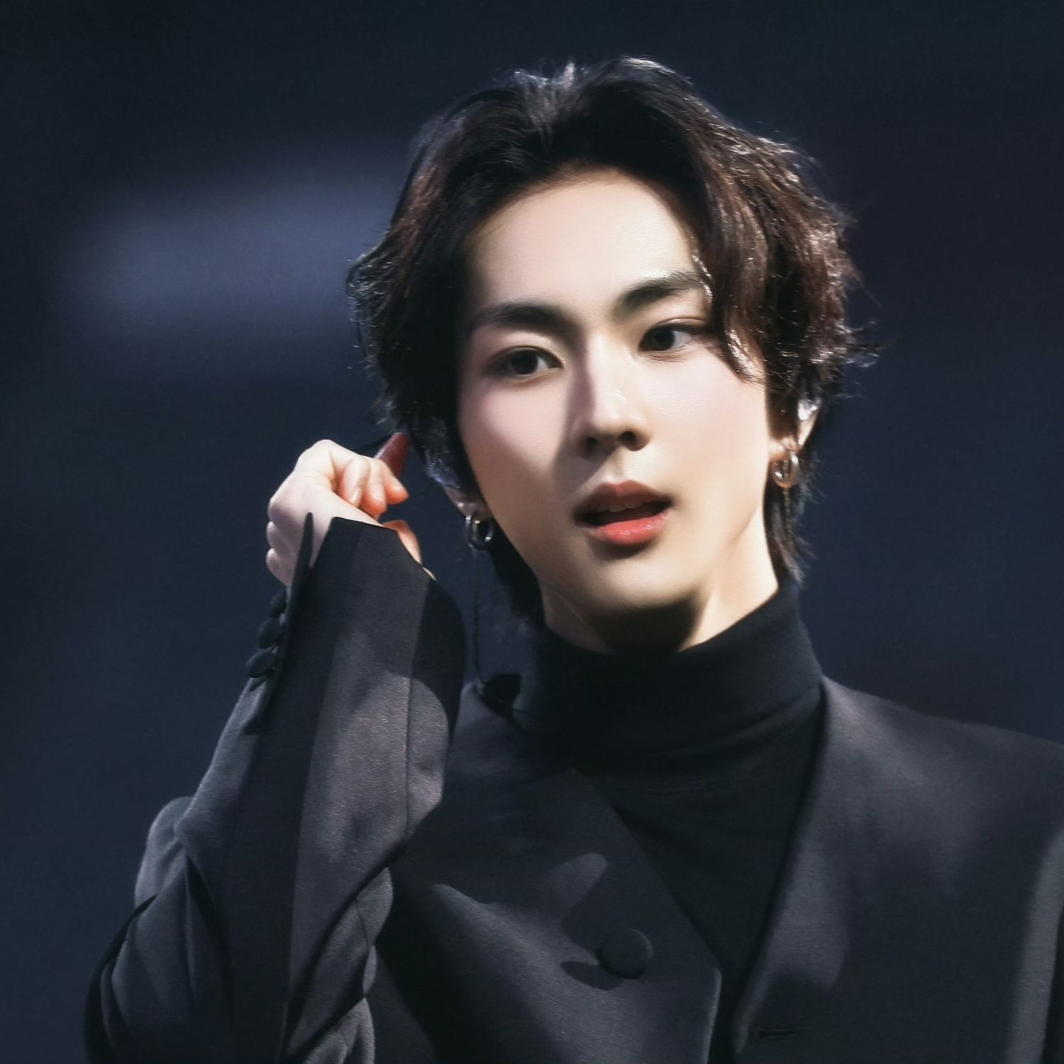 Latest photo of Jungwon (ENHYPEN)