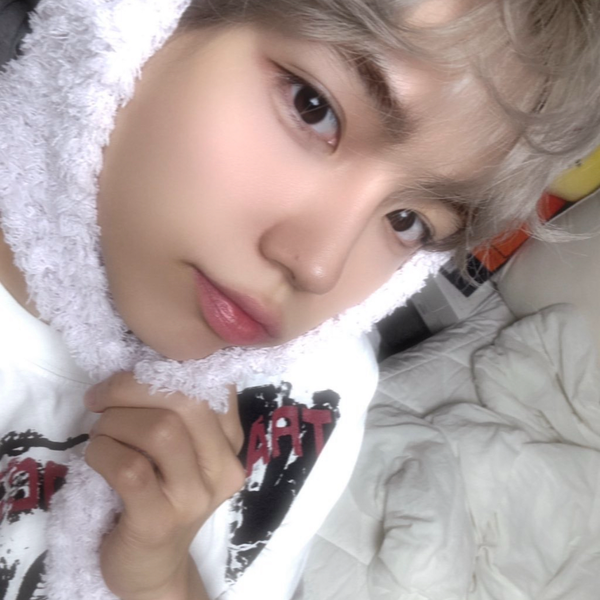 Signature photo of Seongmin (CRAVITY) capturing their charm