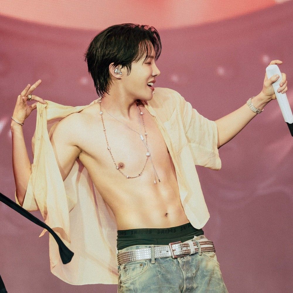 제이홉 (방탄소년단) 최근 활동샷